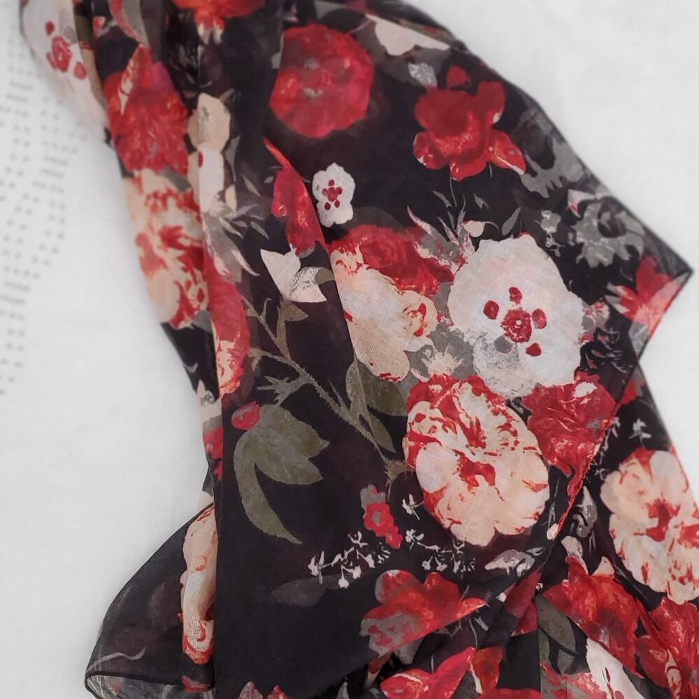 Floral printed neck scarf